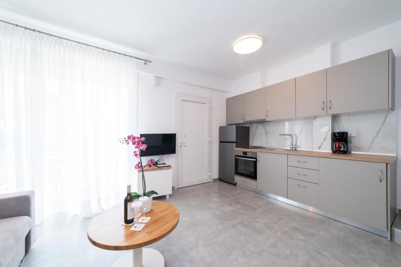 Ferienwohnung Dionysos Residential Complex Ofrínion Exterior foto
