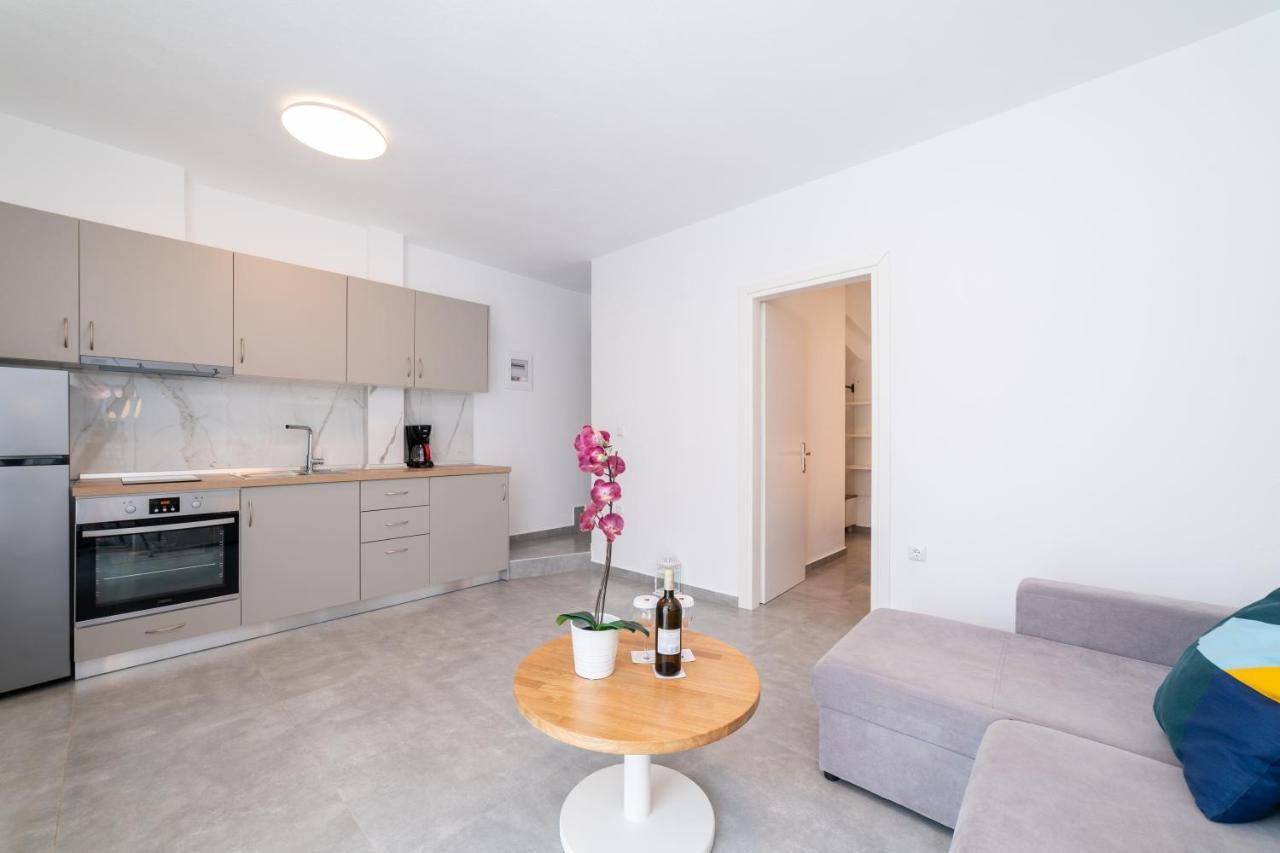 Ferienwohnung Dionysos Residential Complex Ofrínion Exterior foto